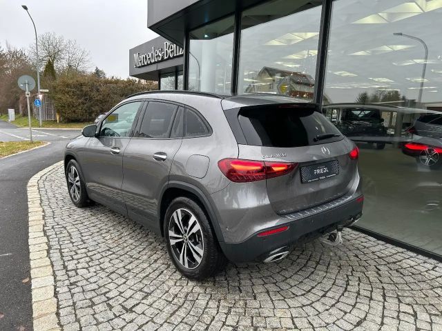 Mercedes-Benz GLA 180 Progr. Distronic  360 Keyless Night AHK