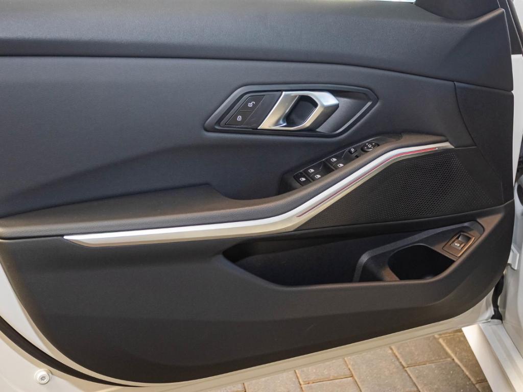 BMW 318 iTour+Navi+DAB+LED+RFK+Temp+SHZ+Leder+PDCv+h