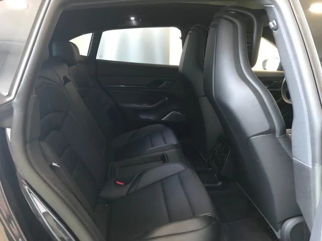 Porsche Taycan 4 Cross Turismo