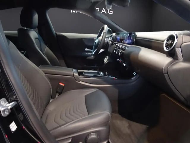 Mercedes-Benz CLA 180 Coupé Progressive