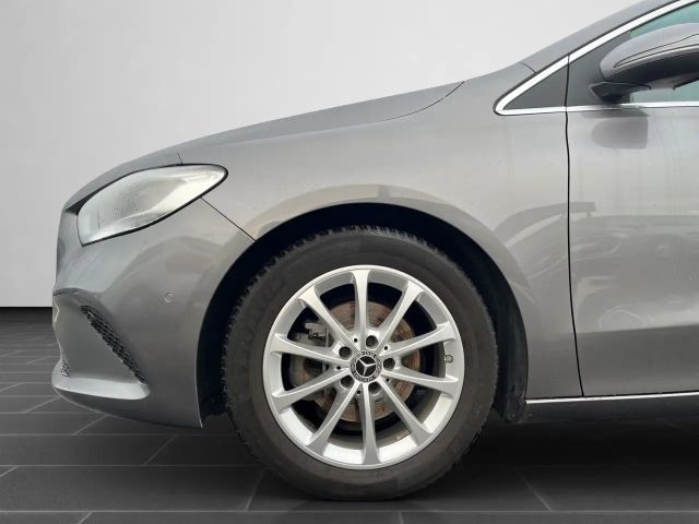 Mercedes-Benz B 180 Progressive Sedan