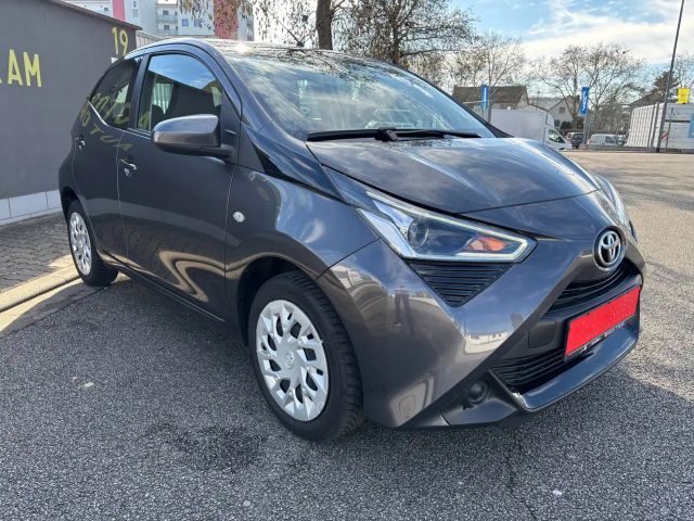 Toyota Aygo Hatchback Play X-play