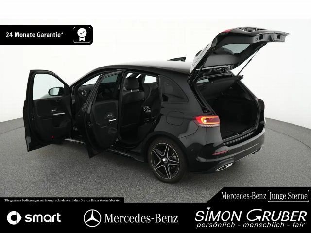 Mercedes-Benz B 180 AMG Line Sedan