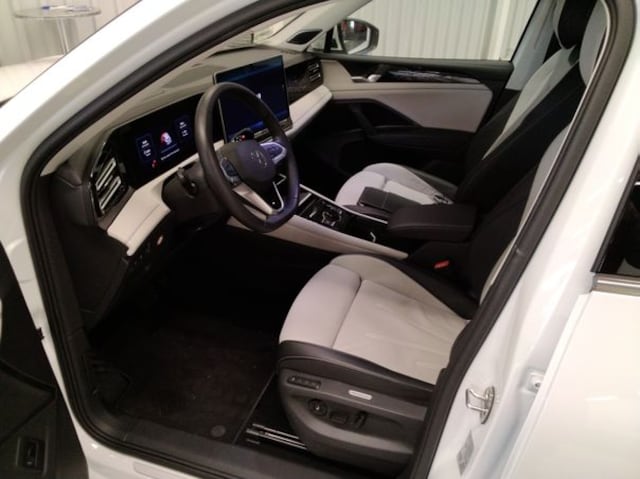 Volkswagen Tiguan TDI 4M Matrix/Pano/CarPlay/AHK