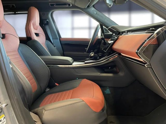 Land Rover Defender Range Rover Sport P635 SV Two Edition