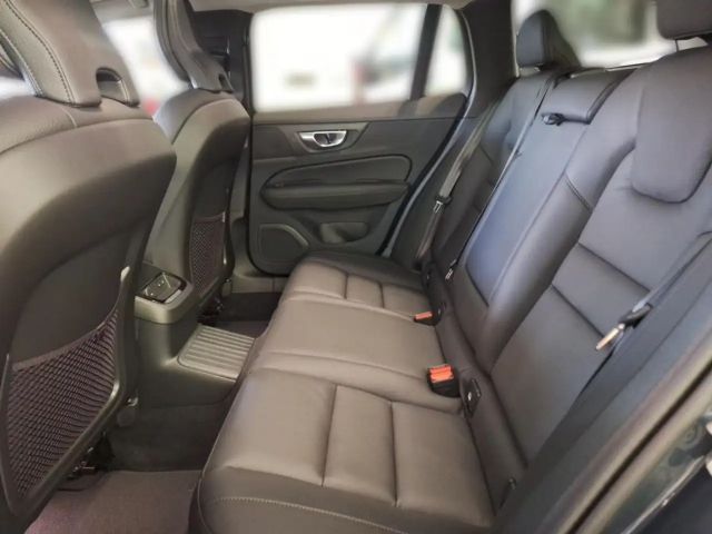 Volvo V60 AWD Dark Plus T6