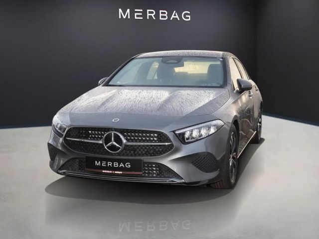 Mercedes-Benz A 200 A 200 d