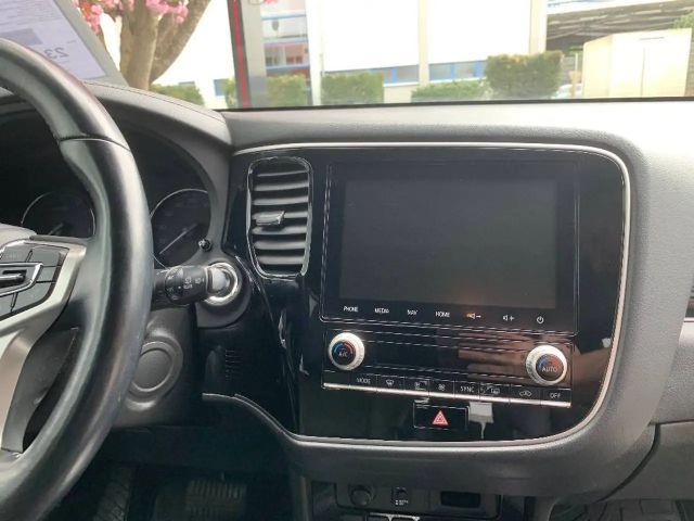 Mitsubishi Outlander 4WD PHEV