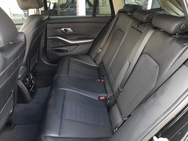 BMW 330 330e Touring