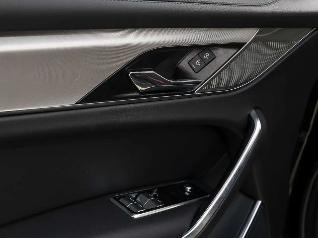 Jaguar F-Pace AWD P400e S