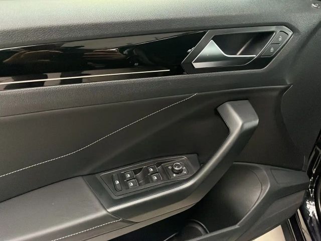 Volkswagen T-Roc 1.5 TSI DSG R-Line