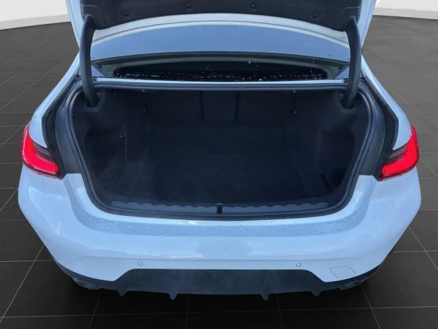 BMW 320 320i M-Sport Sedan