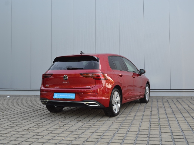 Volkswagen Golf 1.5 eTSI DSG Golf VIII IQ.Drive
