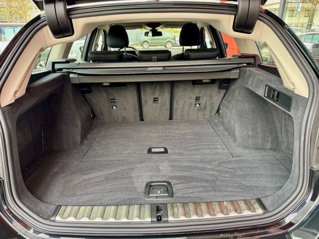 BMW 320 320i Touring