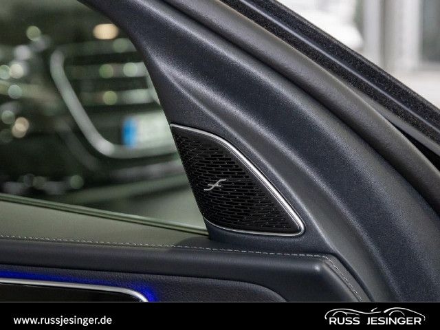 Mercedes-Benz C 200 4MATIC AMG Line Sedan