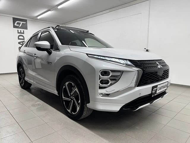 Mitsubishi Eclipse Cross / LED/ PANORAMAD./ ACC/ NAVI/ RÜCKFAHRK./ ANHV./