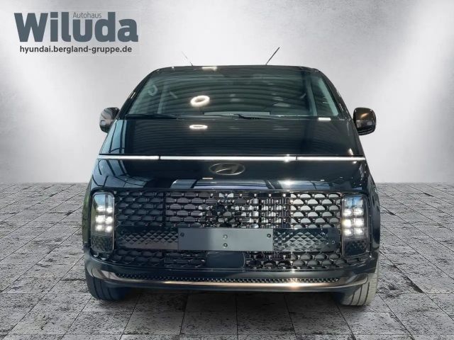 Hyundai Staria Signature