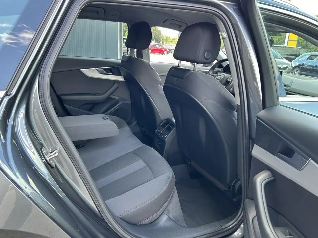 Audi A4 40 TFSI Avant S-Line