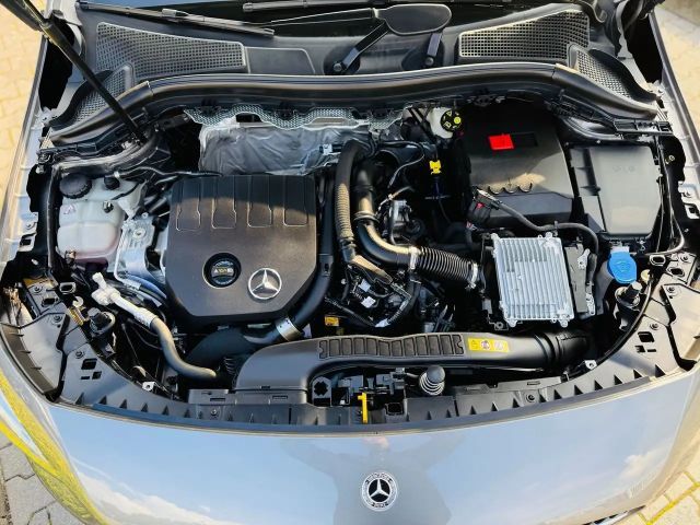 Mercedes-Benz B 200 Progressive Sedan