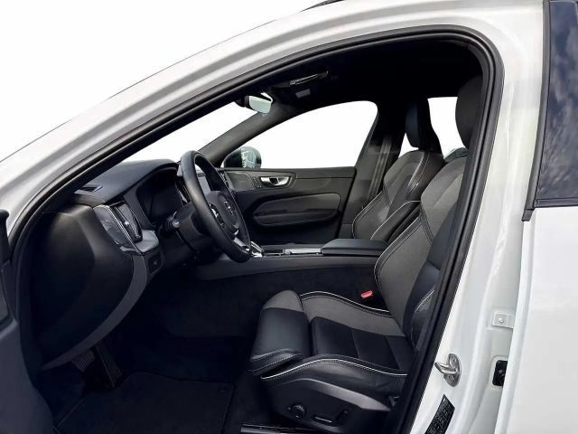 Volvo XC60 Dark Plus