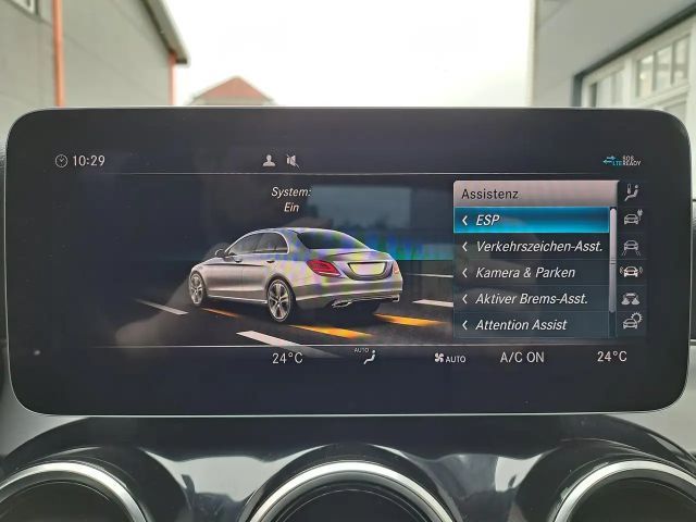 Mercedes-Benz C 300 C 300 e Sedan