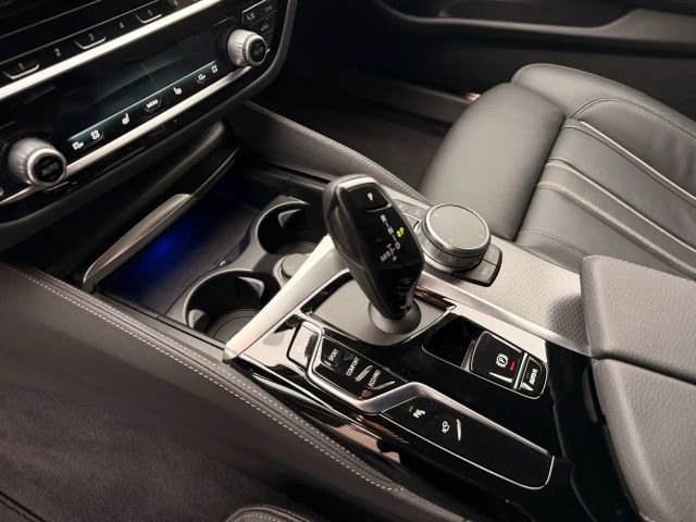 BMW 530 530d M-Sport Touring xDrive