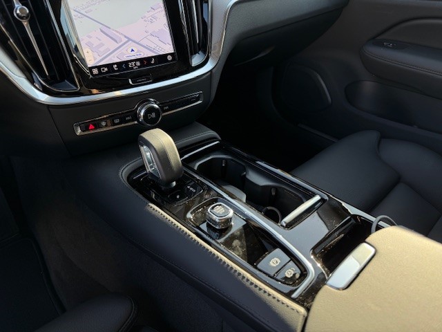 Volvo V60 AWD Dark Plus Recharge T8