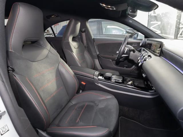 Mercedes-Benz CLA 250 CLA 250 e Sedan