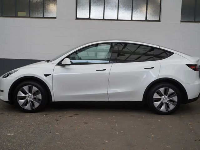 Tesla Model Y AWD Long Range