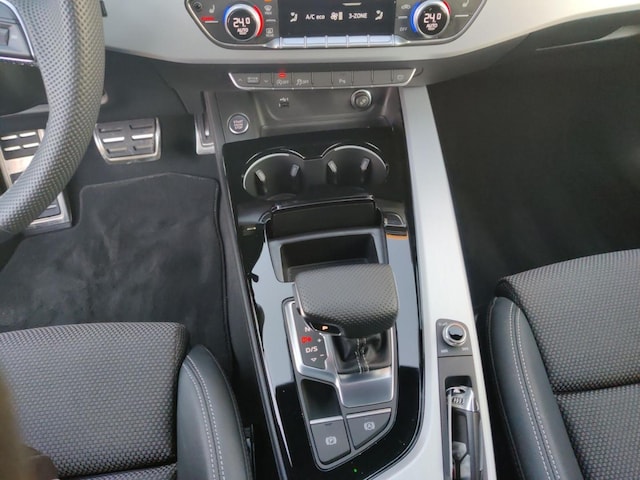 Audi A4 40 TFSI Avant Quattro S-Line S-Tronic