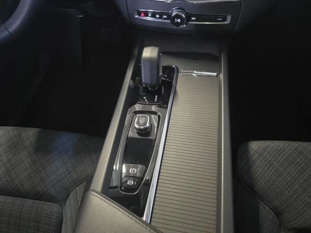 Volvo XC60 AWD Core Recharge T8