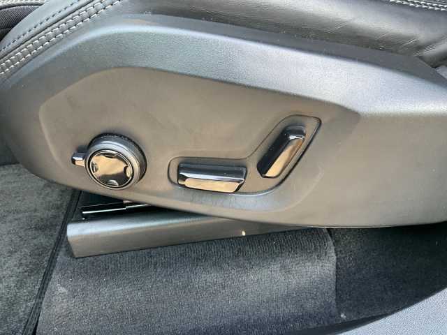 Volvo XC90 AWD Dark Plus Recharge