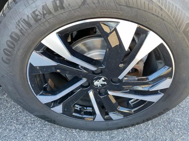 Peugeot E-2008 Allure Pack