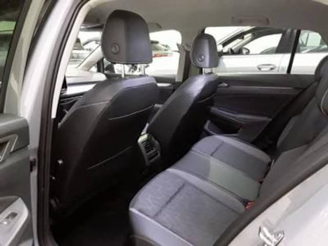 Volkswagen Golf 1.5 eTSI DSG