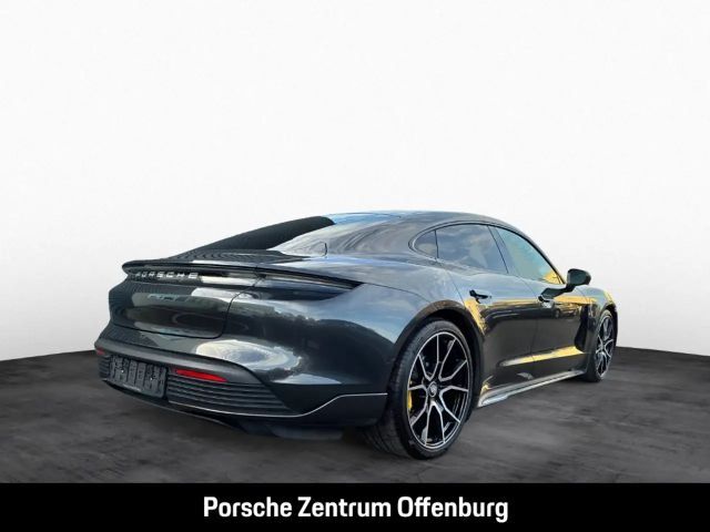 Porsche Taycan Turbo