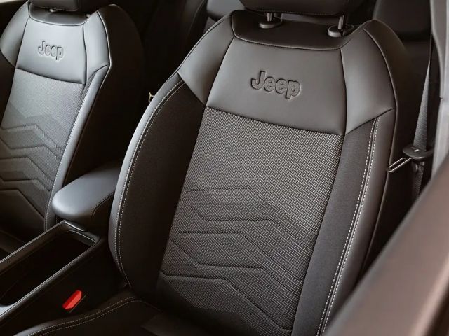 Jeep Avenger Full-Electric Summit