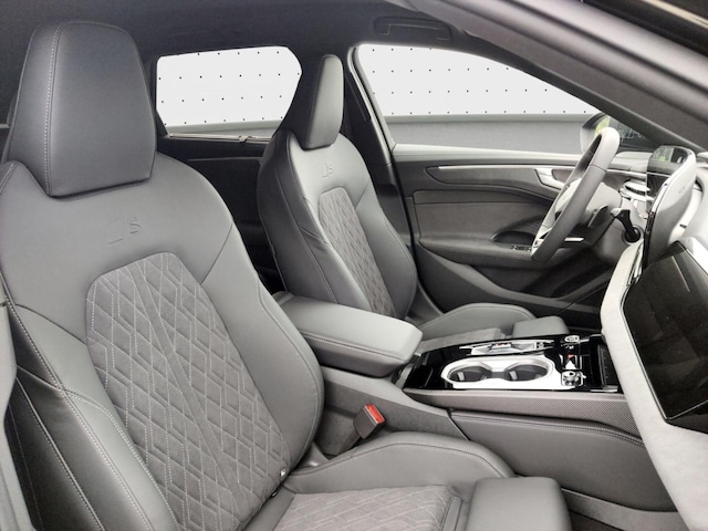 Audi A6 Avant Quattro S-Tronic