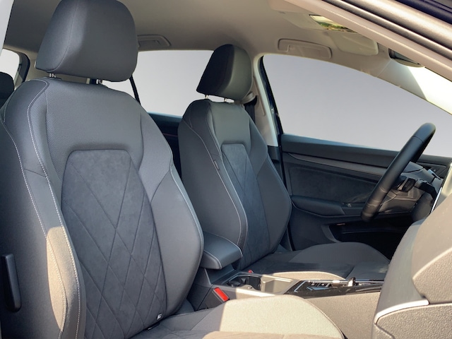 Volkswagen Golf 1.5 eTSI Golf VIII Style