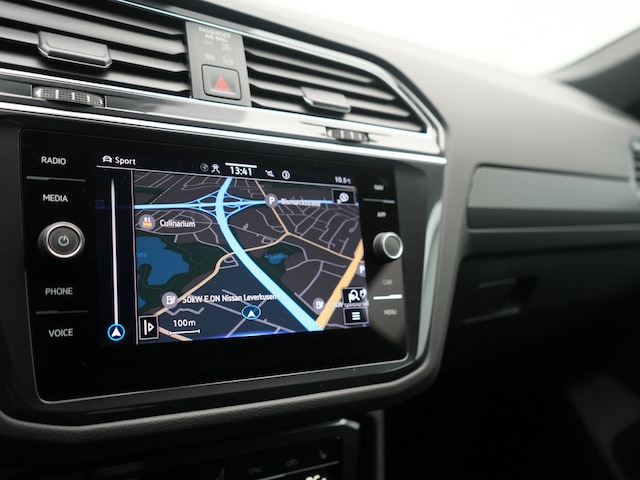 Volkswagen Tiguan Tiguan R  PANO MATRIX AHK ACC LEDER NAVI VIRT