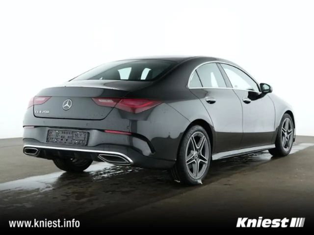 Mercedes-Benz CLA 200 AMG Line Coupé Sedan