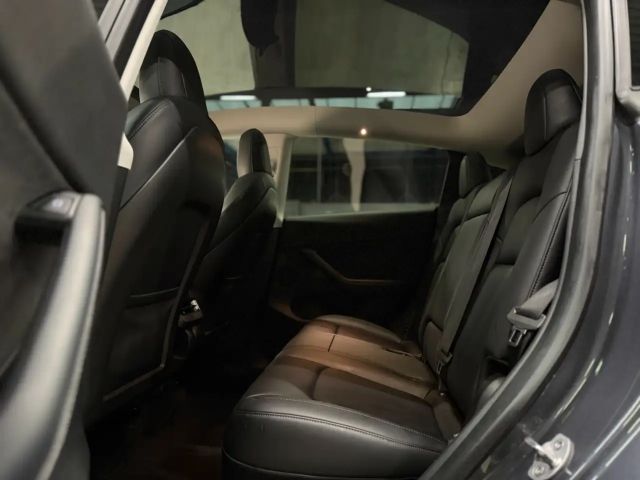 Tesla Model Y AWD Long Range