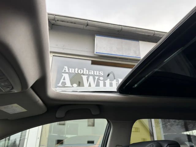 Renault Koleos Blue Initiale Paris