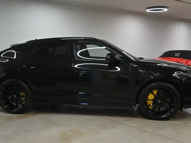 Lamborghini Urus AWD