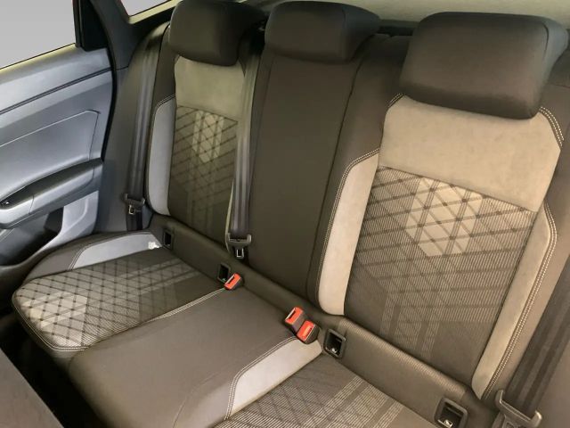 Volkswagen Taigo 1.5 TSI DSG R-Line