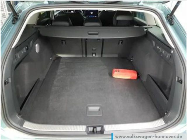 Volkswagen Passat 1.5 eTSI Business DSG Variant