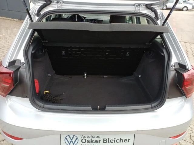 Volkswagen Polo VI 1.0   Ganzjahresreifen+Klima+Lane-Assistent