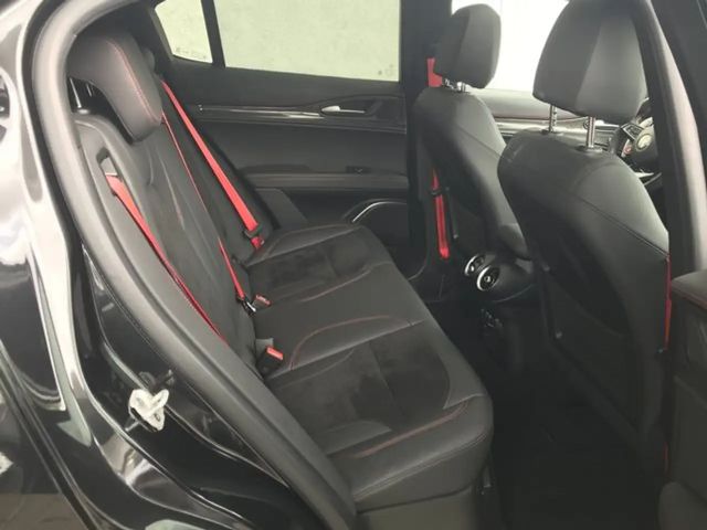 Alfa Romeo Stelvio Q4 Quadrifoglio