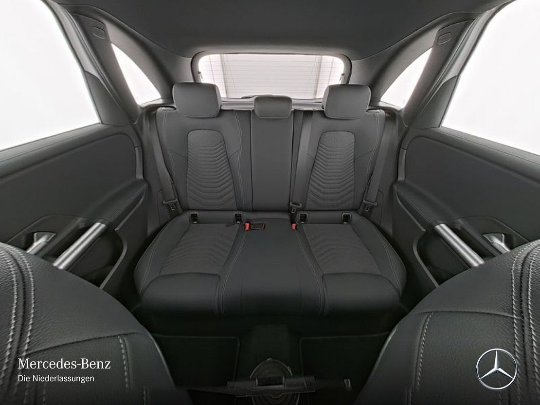 Mercedes-Benz B 180 Sedan