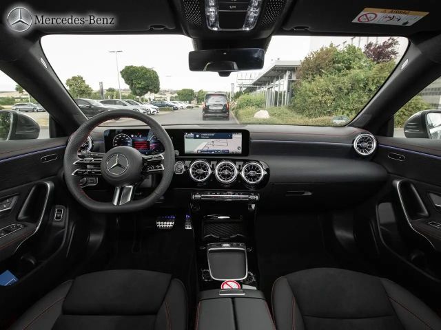 Mercedes-Benz CLA 200 AMG Line