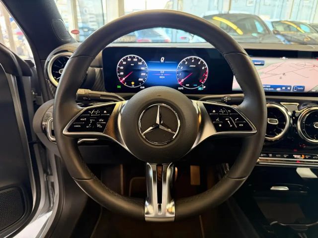 Mercedes-Benz CLA 180 Coupé Progressive